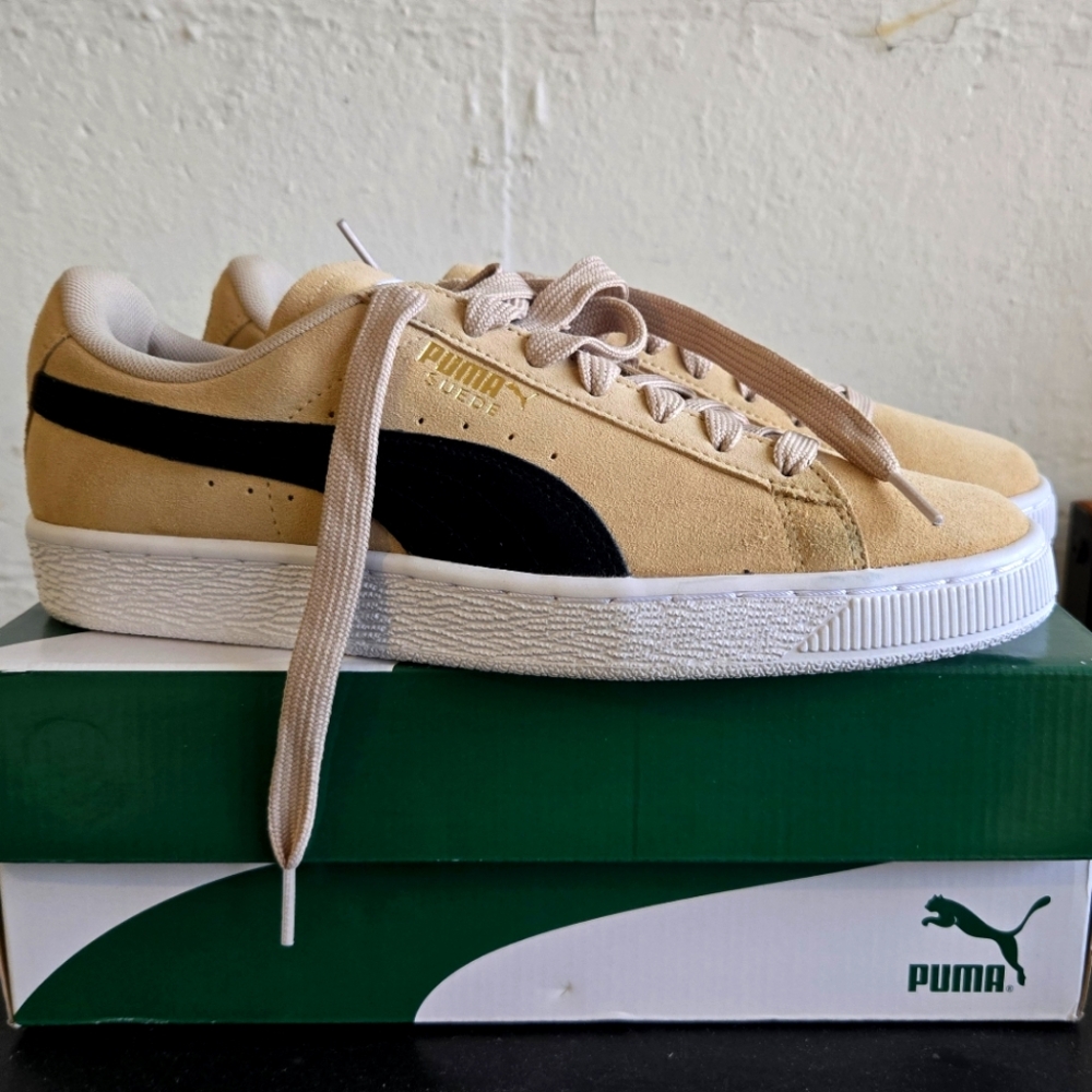 Puma Suede Classic Sneakers in Pebble, women's 9, brand new with box